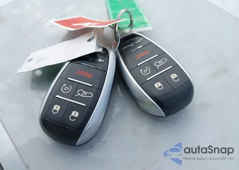 2017 Alfa Romeo Giulia Quadrifoglio Rwd z USA, uszkodzony, nr VIN ZARFAEAV6H7549421